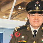 Arcadi Palerm-Artis alivia su duelo con Oliverio y la piscina, su ópera prima