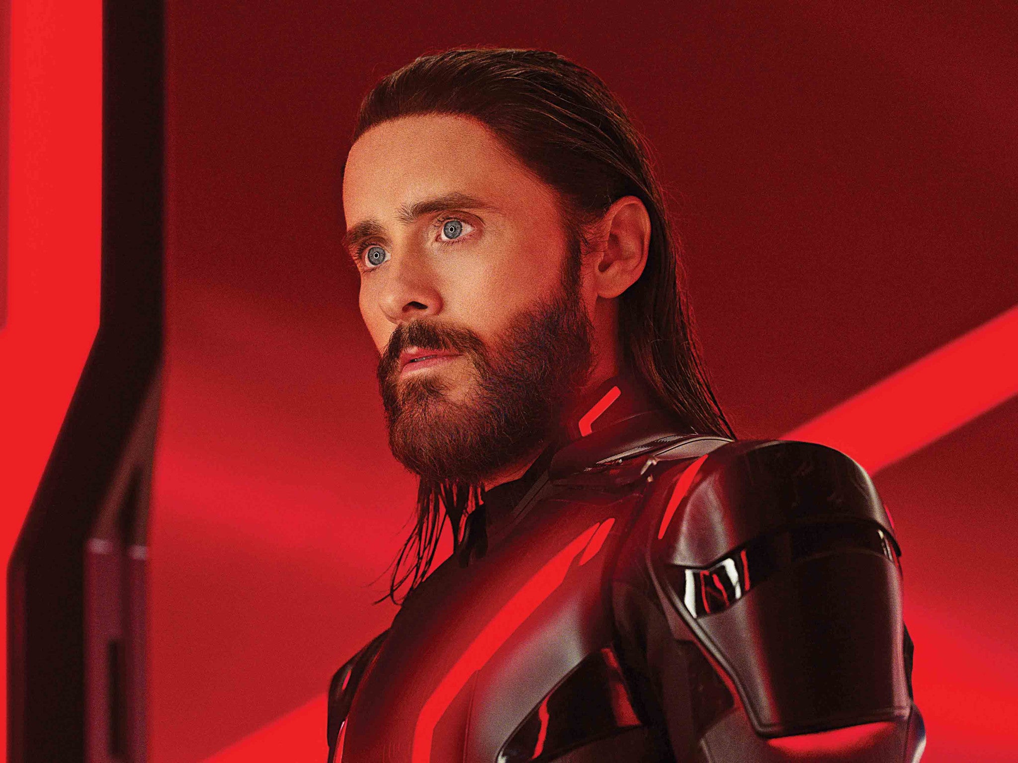 El artista que desafía las fronteras: Jared Leto explora la intersección de inteligencia artificial y humanismo en un viaje inédito hacia el futuro.