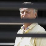 El empresario multimillonario Diddy revela la estrategia que lo convirtió en un inversor millonario mientras estaba en prisión mediante una shrewd operación con su jet privado.