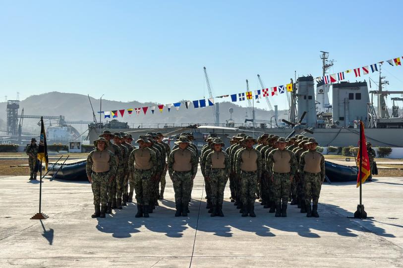 Éxito en entrenamiento militar: Culmina con éxito el primer curso avanzado de operaciones anfibias